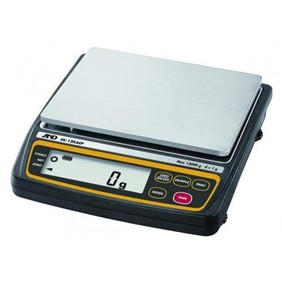 Compact scale 12kg x 1g
